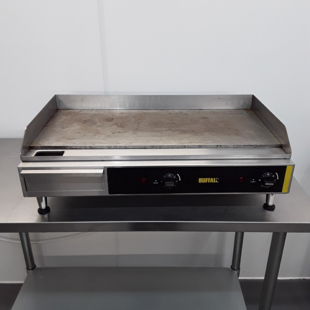 Used Buffalo G791 Double Flat Griddle 74cmw X 46cmd X 17cmh H2 Catering Equipment