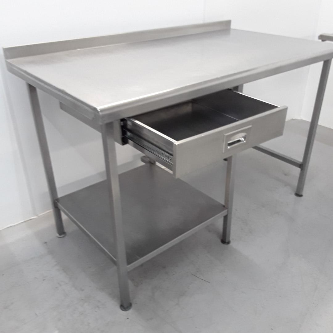 used-stainless-steel-table-140cmw-x-78cmd-x-89cmh-h2-catering-equipment