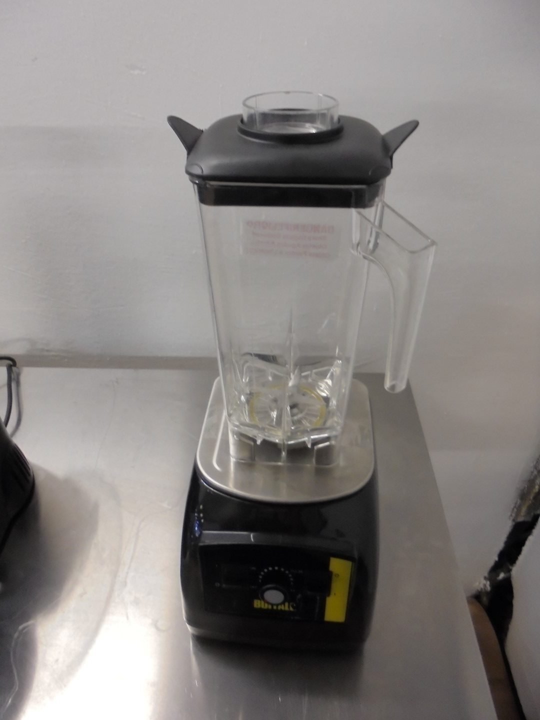 Commercial New Buffalo Blender 20cmW x 23cmD x 53cmH